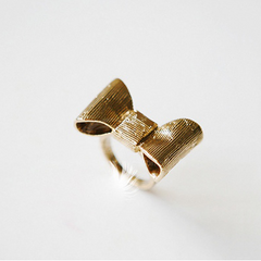 Retro Style and Ladylike Bowknot Embellished Finger Ring For Women